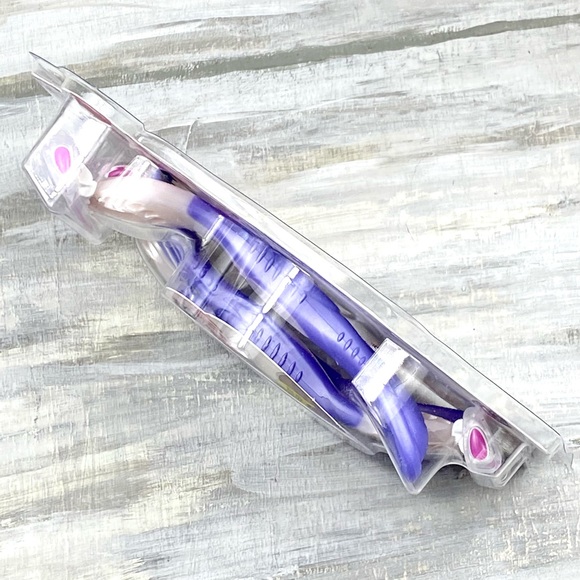 NWT Schick Quattro Sensitive Skin Razors 3-Count 4-Blade Disposable Shave 3 Pack - Picture 9 of 9